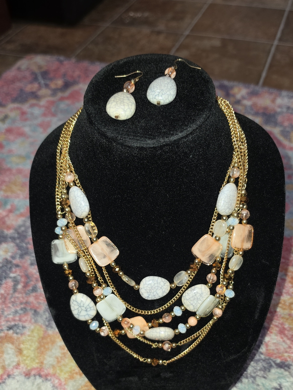 ☆ Cato Gold Multi-Strand Necklace w White Crackle & Peach Beads w Earrings Set ☆